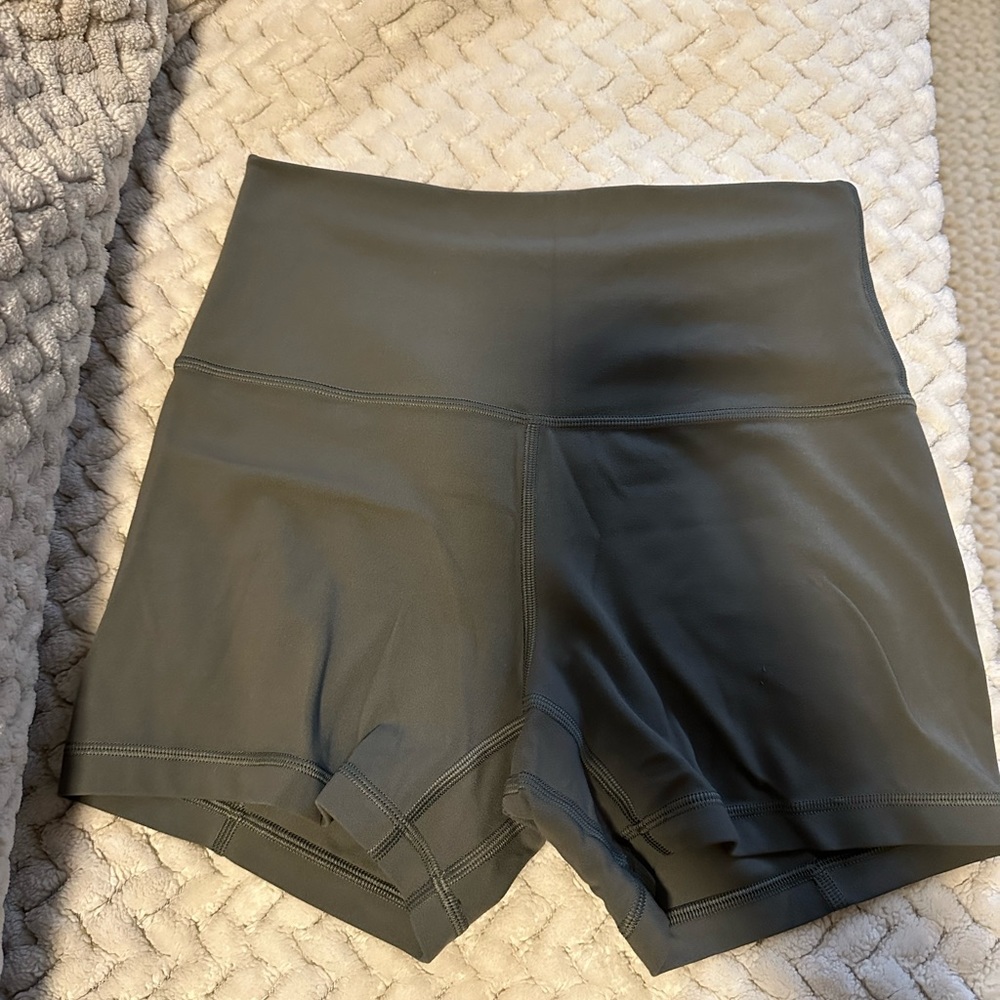 lululemon athletica align 4 inch grey sage shorts size 6